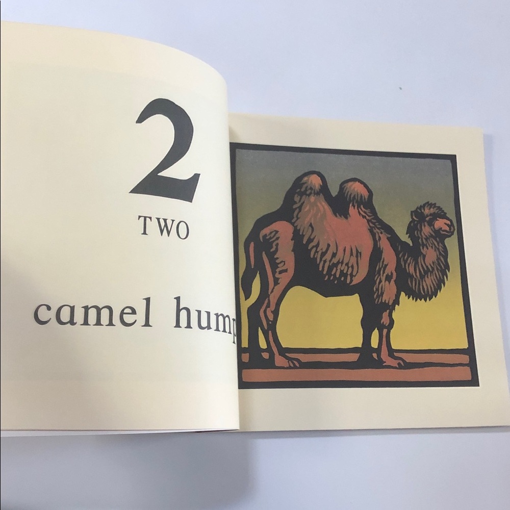 📚5 for $25📚- Teeth, Tails & Tentacles - Picture 8 of 13